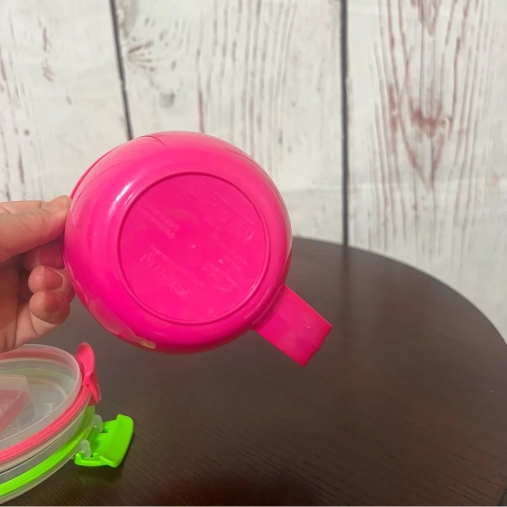 Sistema Food Storage containers. 2 soup 19 oz cups and 1 lunch cube